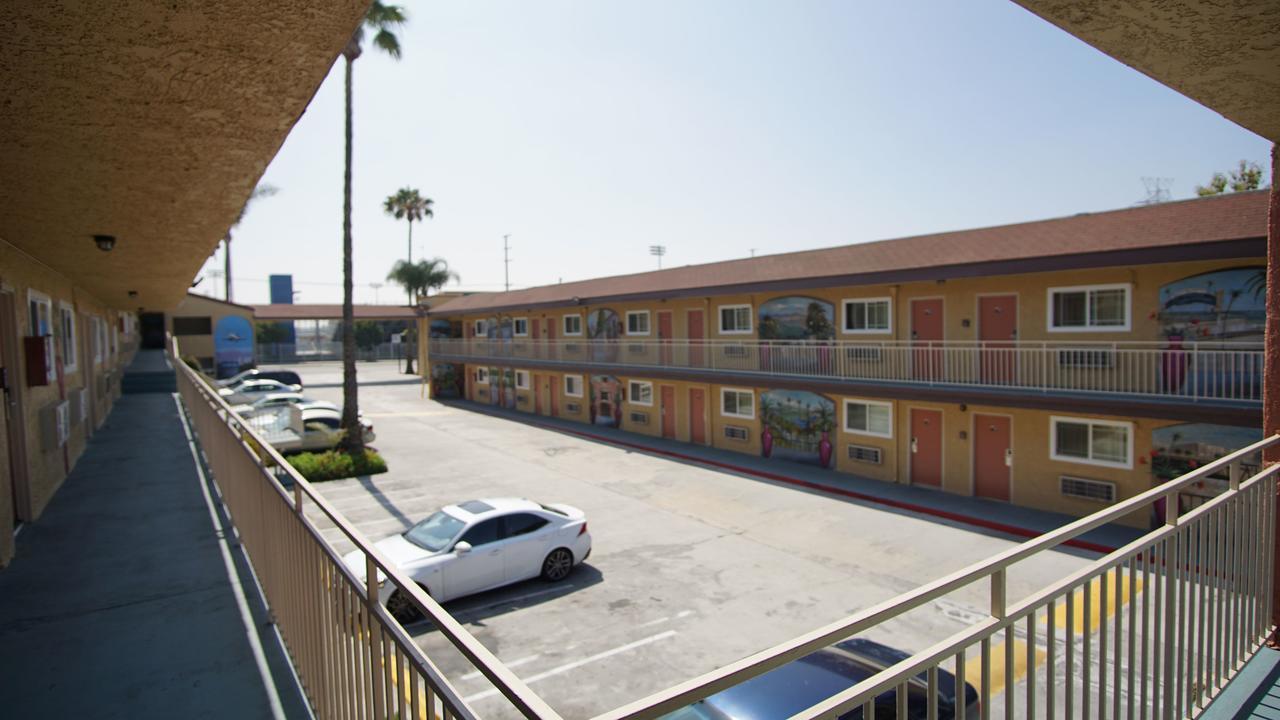 Los Angeles Inn & Suites - Lax West Athens Exterior photo